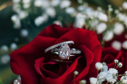 8 Unique Engagement Ring Trends