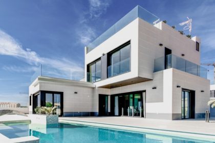 Tips for Selling Your Luxurious Home