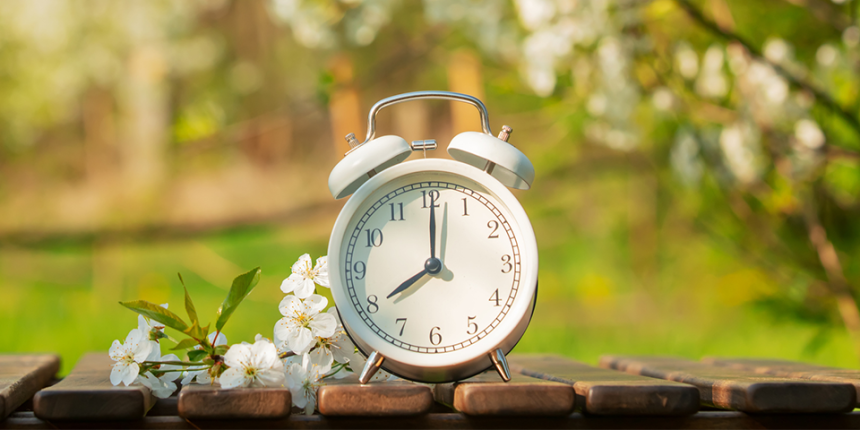 Conquer Daylight Savings With These Time Change Health Hacks