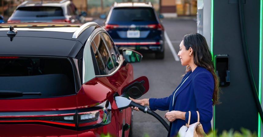 VW finally rolls out Plug&Charge on its 2023 ID.4s