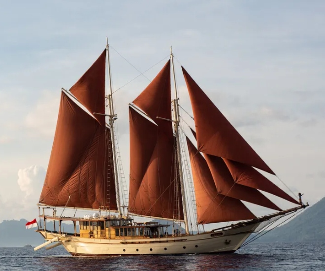 Indonesia Sailing in Style With Silolona Sojourns