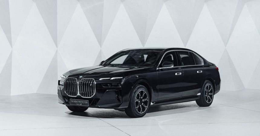 Check out this bulletproof electric luxury sedan from BMW, the i7 Protection