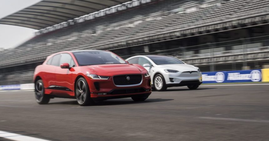 Jaguar compares new I-Pace with Tesla Model X in interesting drag race video