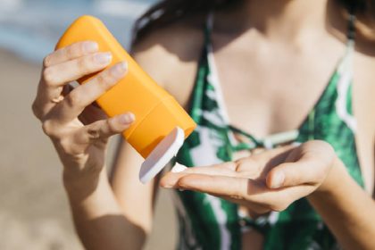 Sunscreen myths debunked: Don’t fall for social media’s anti-sunscreen posts!