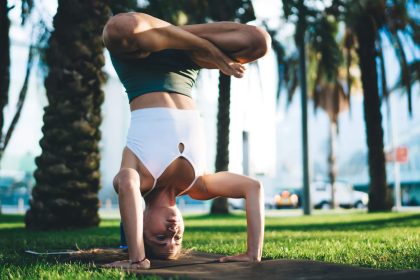 Lotus headstand: 6 benefits and how to do Urdhva Padmasana