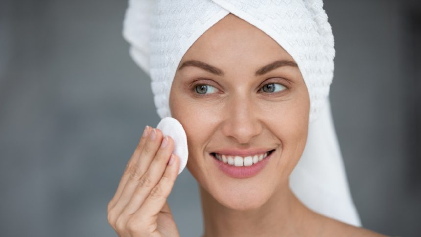 Astringent vs Toner: What should you use for your skin, and why?