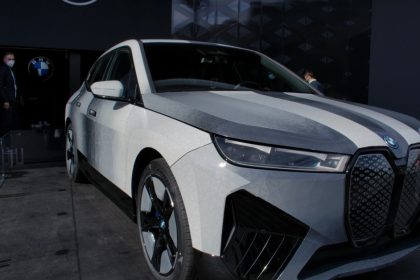 Check out BMW’s color-changing iX Flow at CES