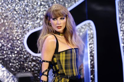 Taylor Swift at the 2024 VMAs: Photos of the Pop Star’s Red Carpet Outfit