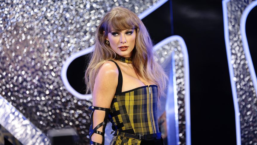 Taylor Swift at the 2024 VMAs: Photos of the Pop Star’s Red Carpet Outfit