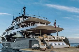 Custom Line’s Seriously Stylish Navetta 38